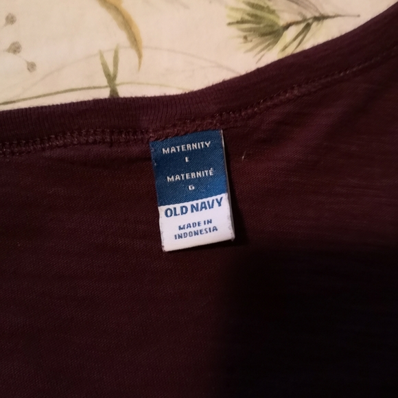 Old Navy Maternity Long Sleeve - Picture 2 of 2